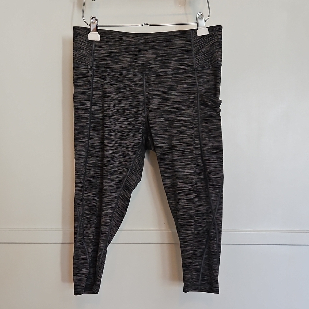 Heathered Gray Capri Leggings with Pockets